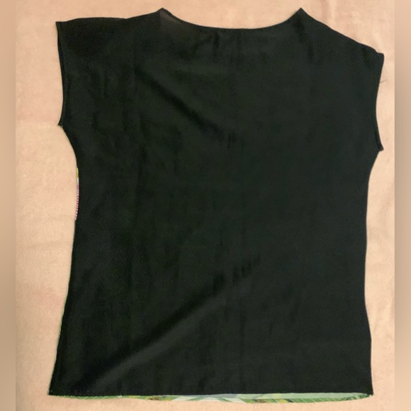 Blouses Bundle (Size: Small) - Picture 3 of 11